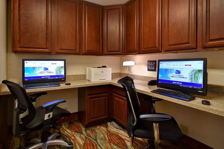 Business Center 36 of 37