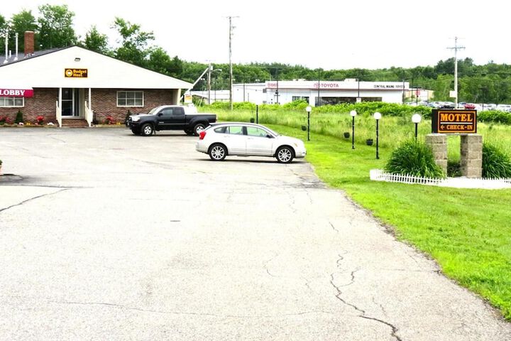 Budget Host Airport Inn