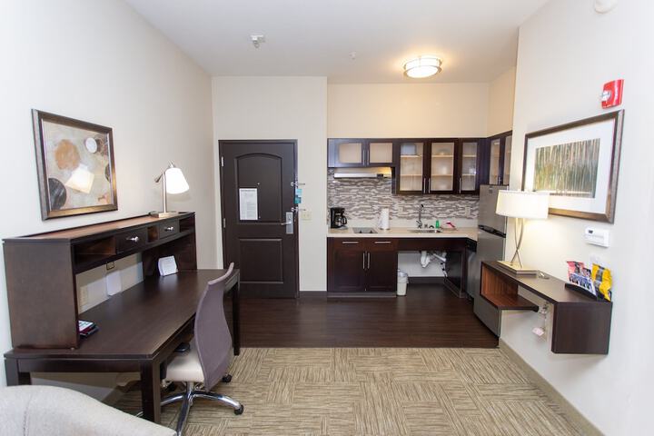 Staybridge Suites Bowling Green by IHG