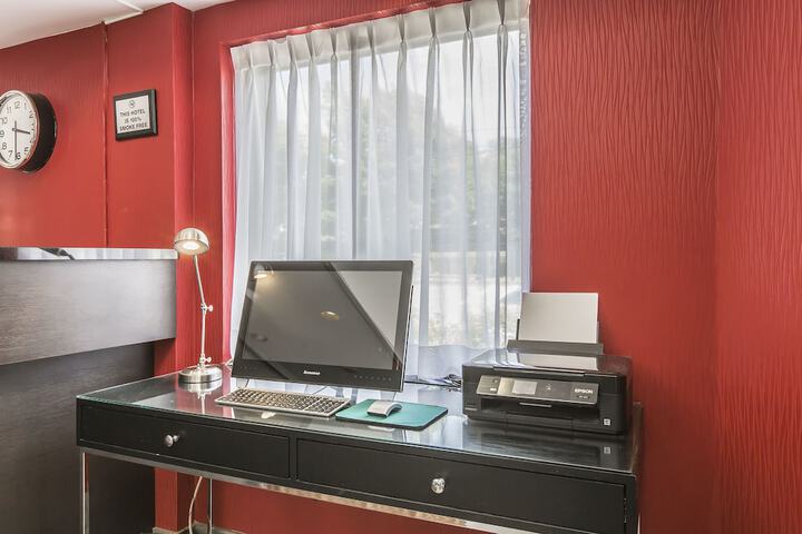 Business Center 38 of 38