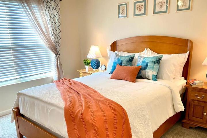 Spacious & comfy home in ultra-convenient location 2025 Traveller Award Winner