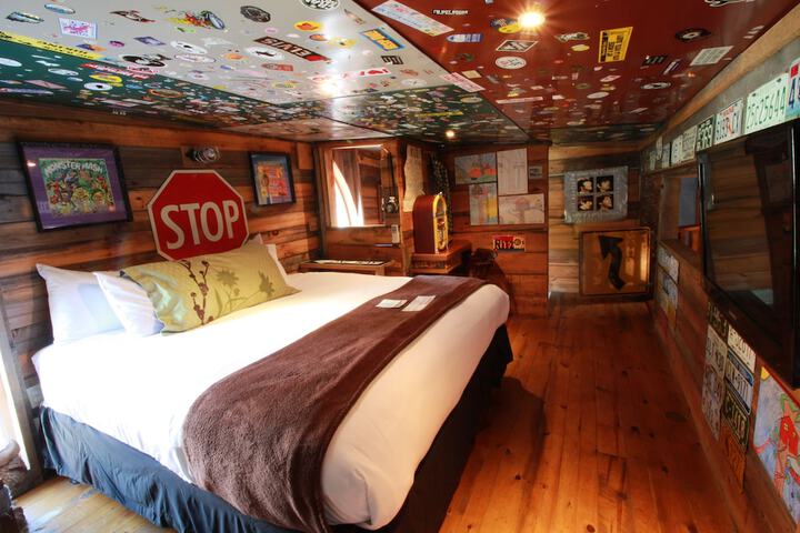 Room 51 of 153