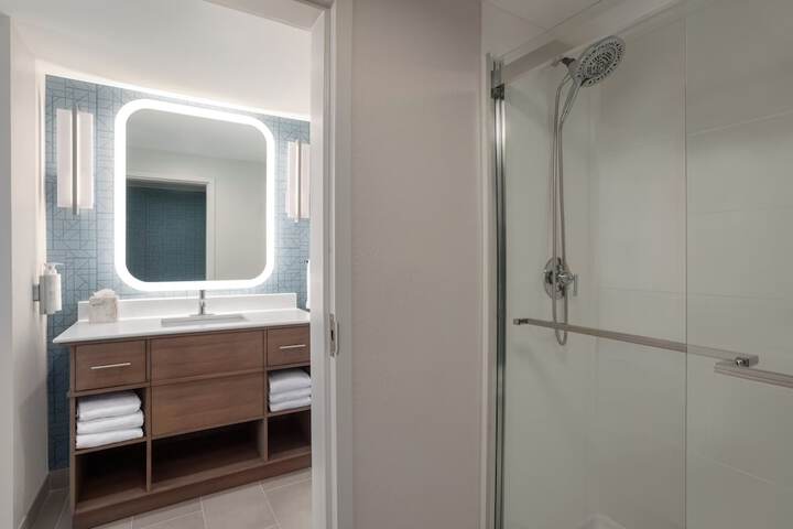 Homewood Suites by Hilton Fort Myers Airport / FGCU