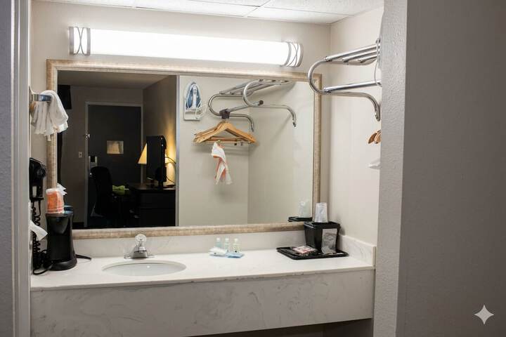 Quality Inn & Suites Moline - Quad Cities
