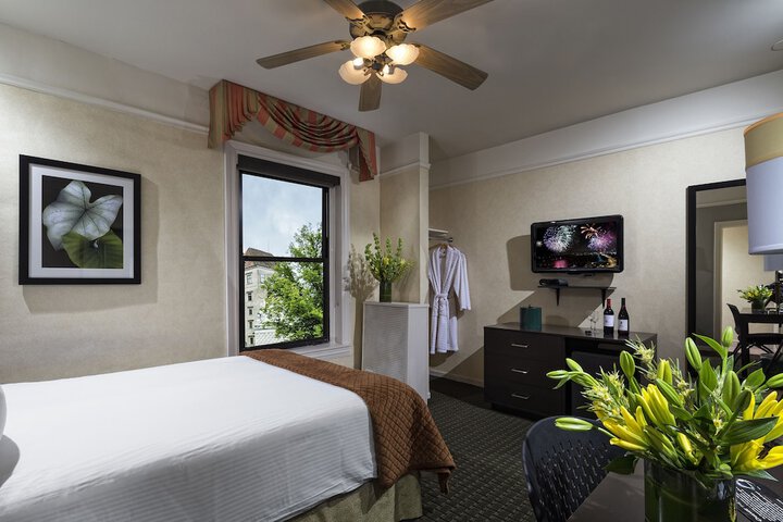 Room 8 of 25