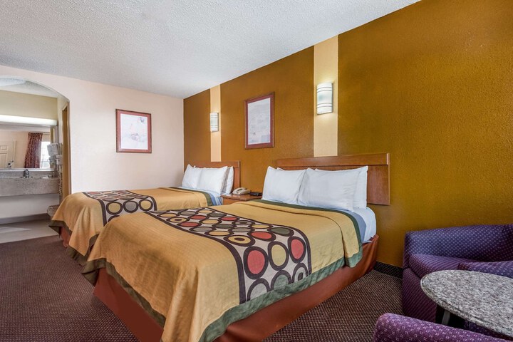 Room 16 of 26