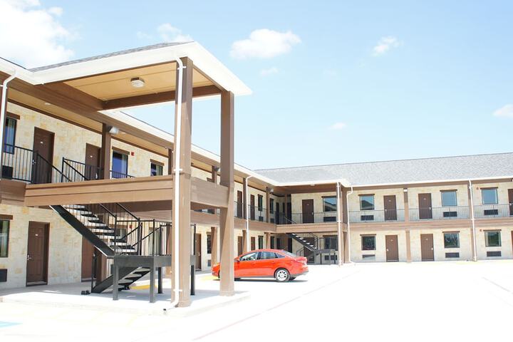 Lux Inn and Suites