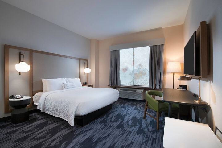 Room 14 of 25