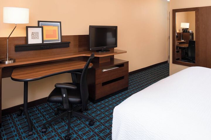 Room 9 of 34