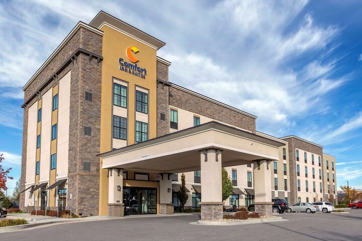 Hotel 1 of 98