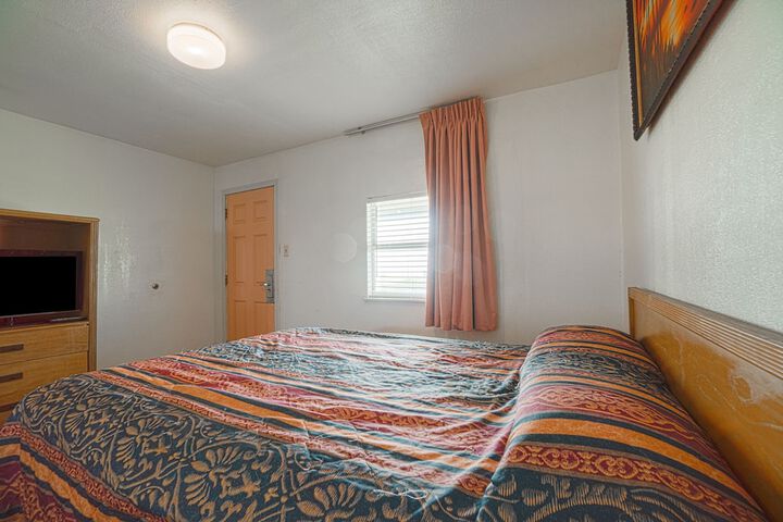 Room 73 of 96