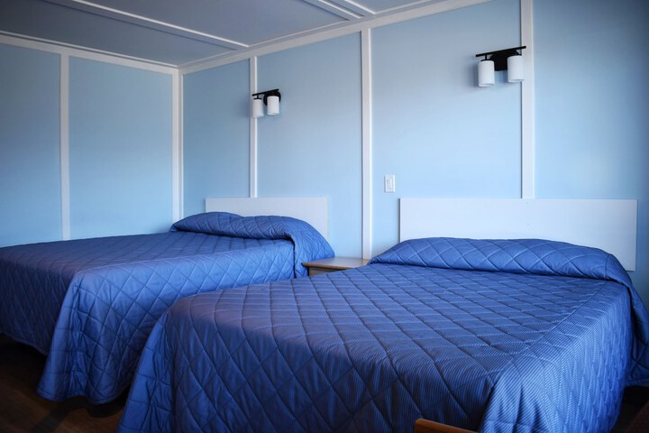 Room 33 of 82