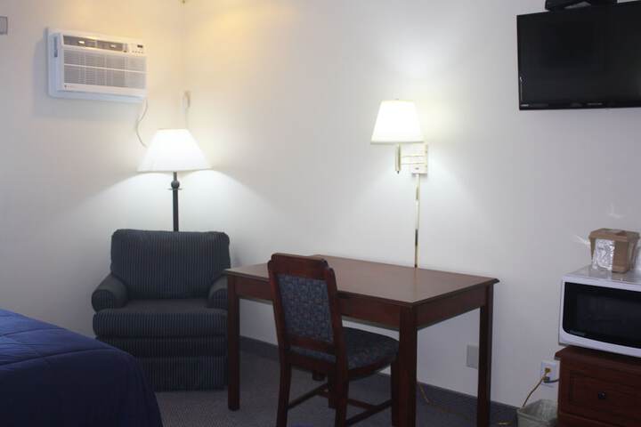 Room 22 of 28