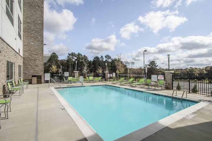 Pool 7 of 34