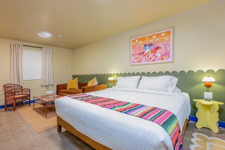 Room 17 of 37