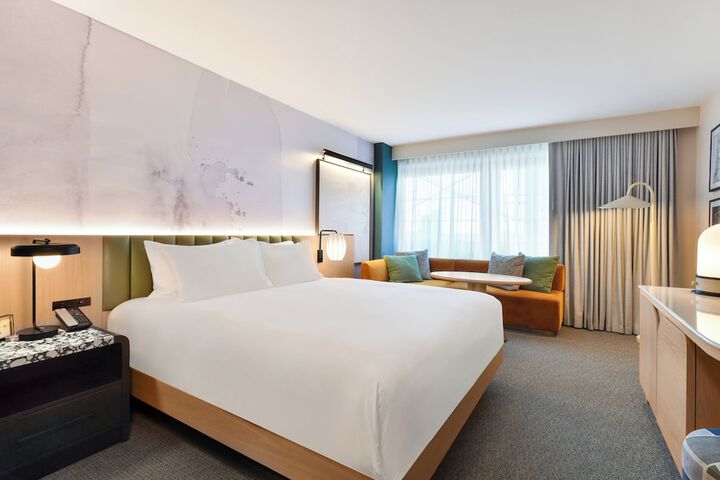 Room 34 of 80