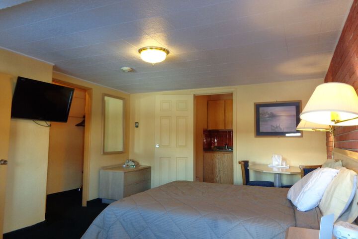 Room 12 of 40