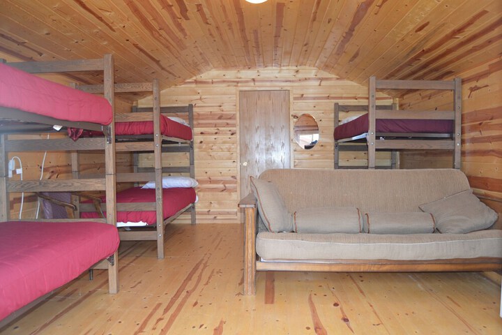 No Name City Luxury Cabins & RV