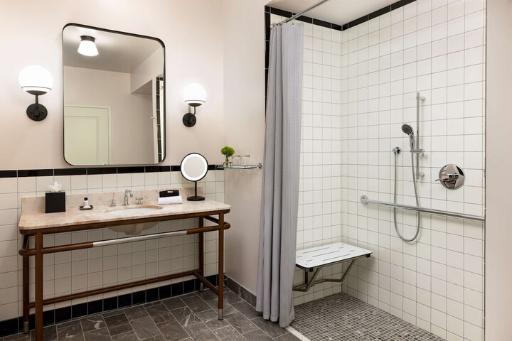 The Candler Hotel Atlanta Curio Collection by Hilton