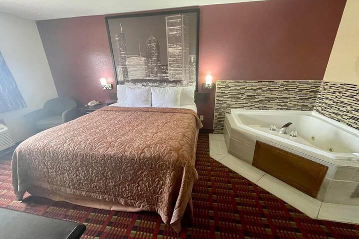 Super 8 by Wyndham Paris IL