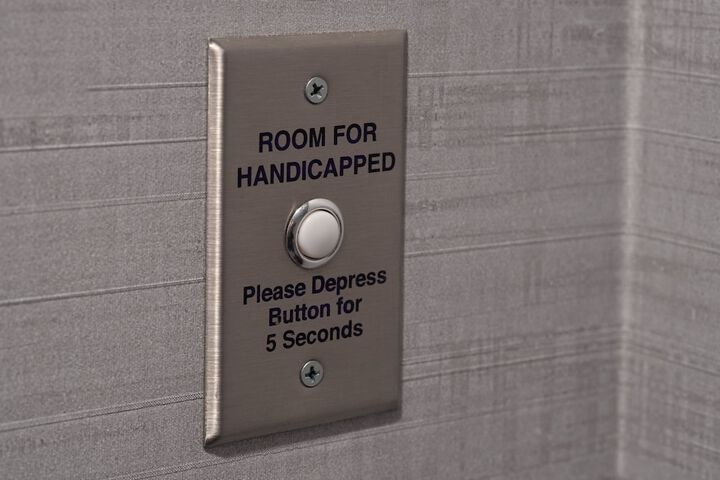 Room 27 of 69