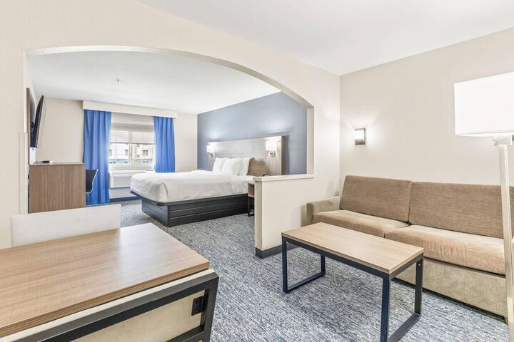 Quality Inn & Suites on the River