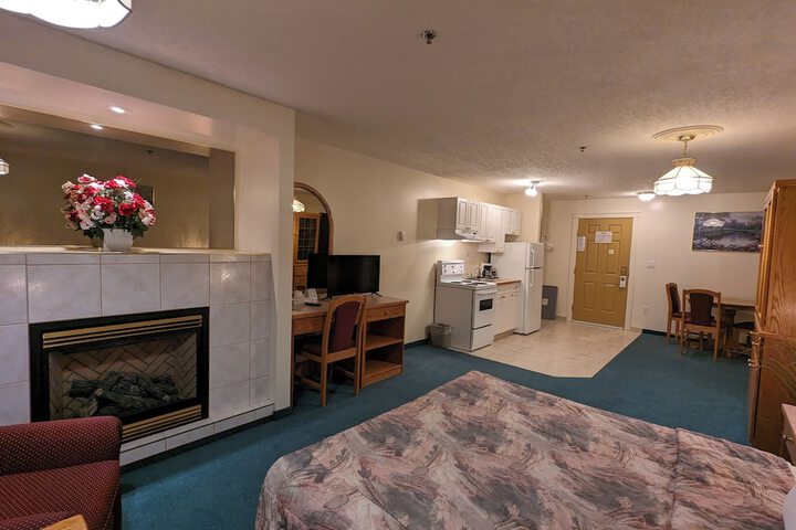 Room 33 of 82
