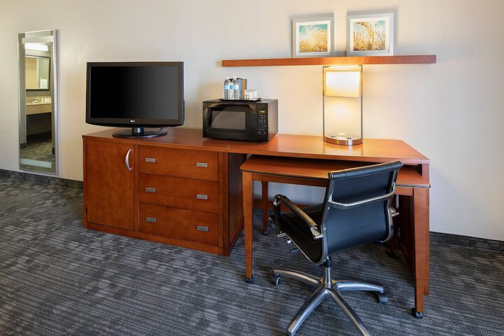 Room 26 of 39