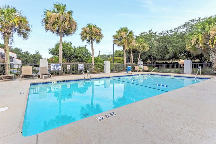 Pool 4 of 28