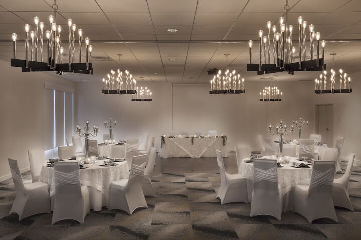 Ballroom/Hall 80 of 85