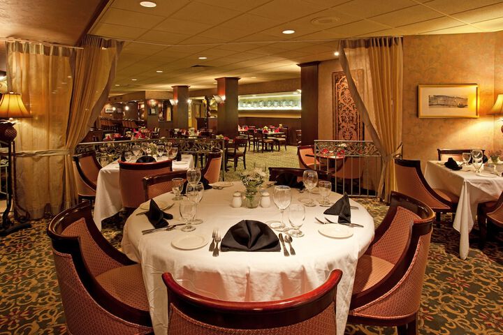 Dining 54 of 57
