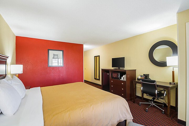 Room 28 of 40