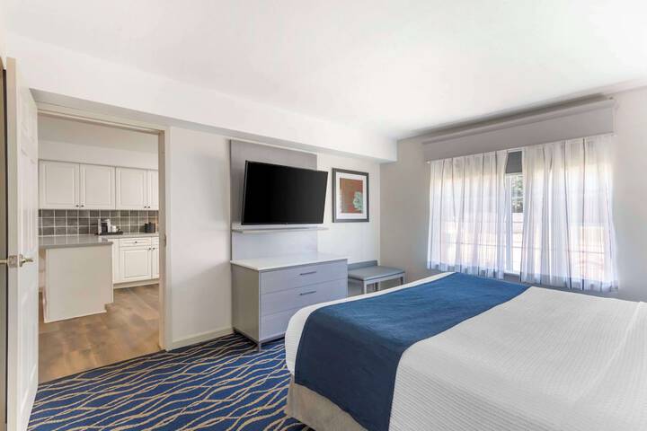 Room 15 of 42