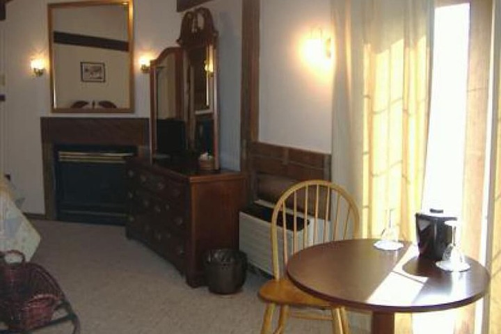 Sturbridge Country Inn
