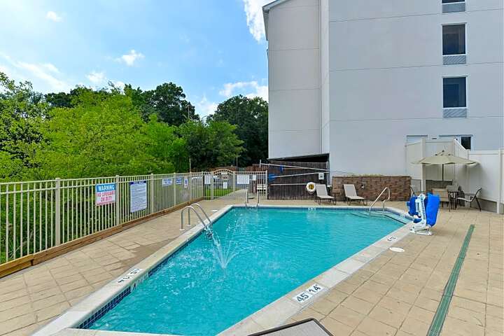 Holiday Inn Express Seaford-Route 13