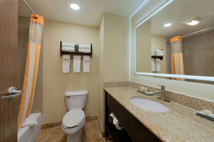 Room 40 of 51