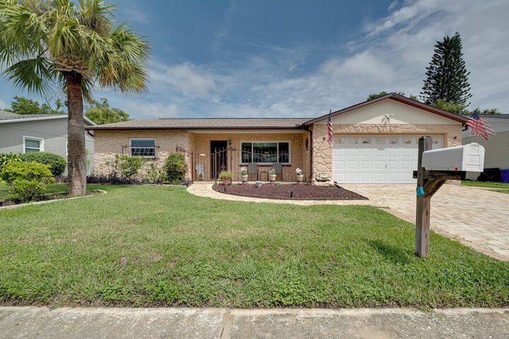 Home Near Werner-boyce & New Port Richey!