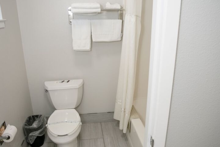 Room 9 of 39