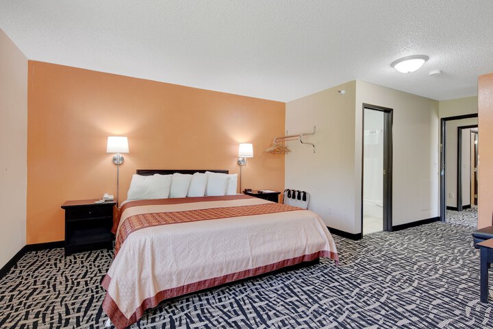 Room 9 of 23