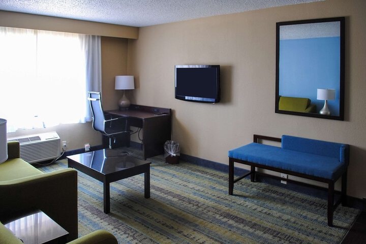 Room 65 of 131