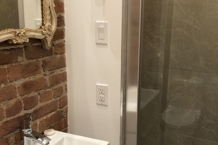 Room 65 of 76