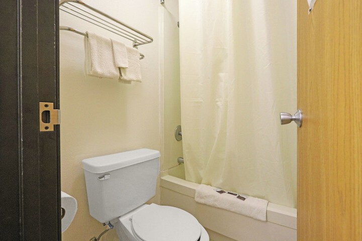 Brookville Inn by OYO Near Dayton International Airport