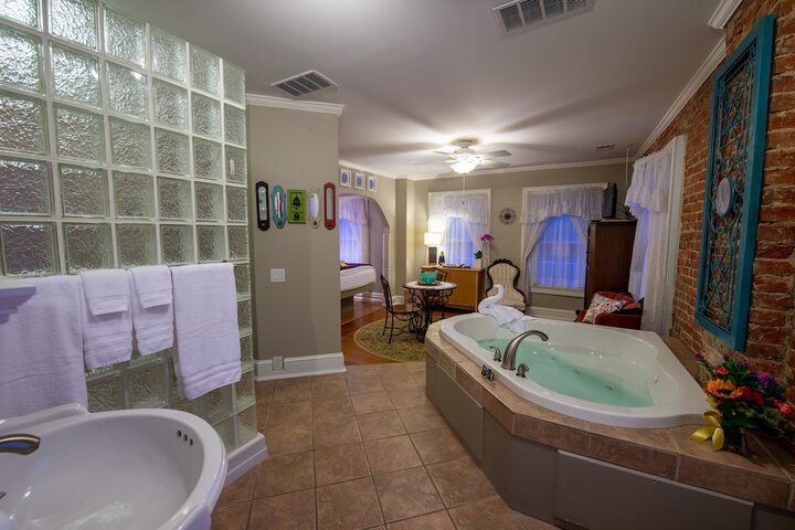 Room 21 of 36