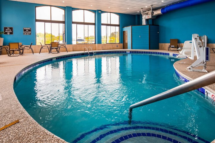 Pool 4 of 17