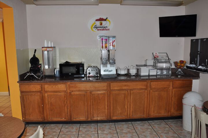 Breakfast/Coffee Service 35 of 40