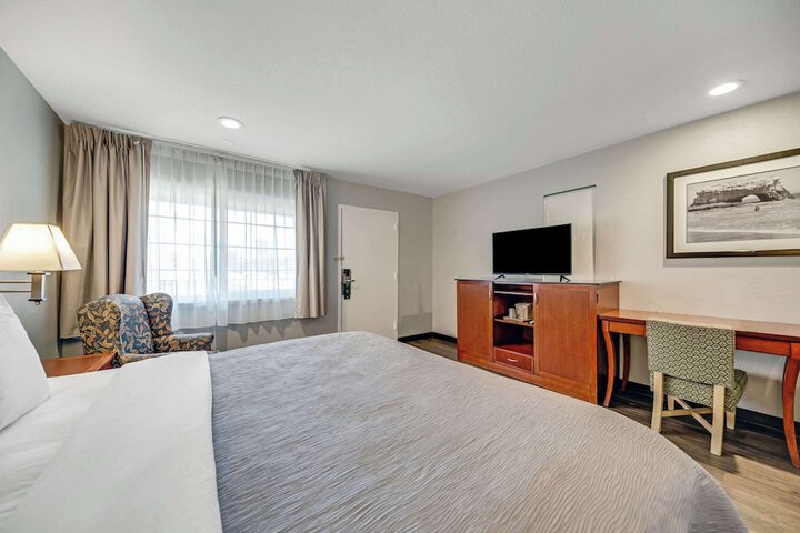 Room 14 of 36