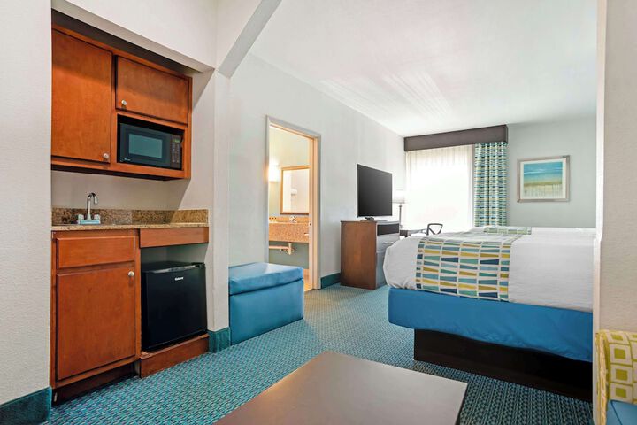 Room 19 of 38