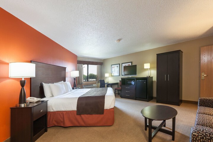 Room 14 of 16