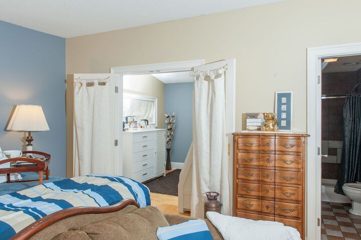 Room 48 of 73