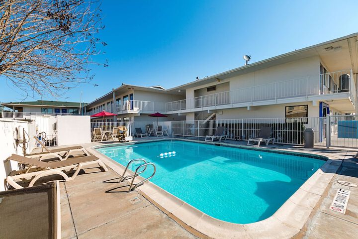 Pool 4 of 29